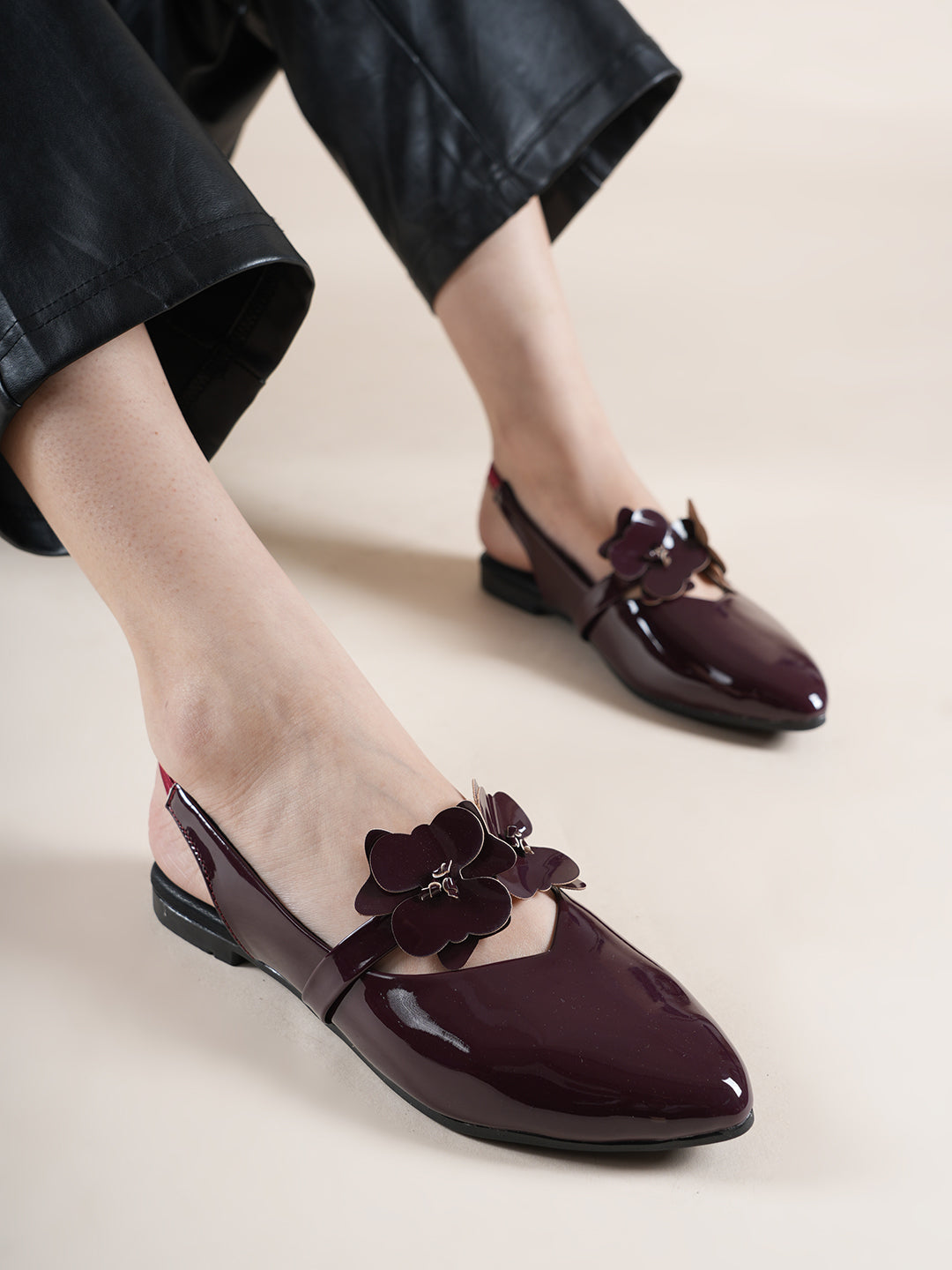 Women Glossy Black Slingback Flat Mules with Floral Accents